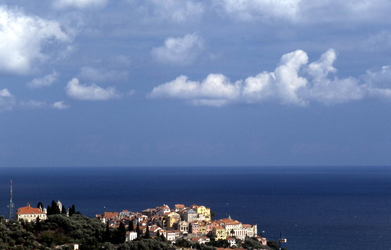 Uliveto Saglietto Agriturismo A Poggi Apartments Imperia Dış mekan fotoğraf